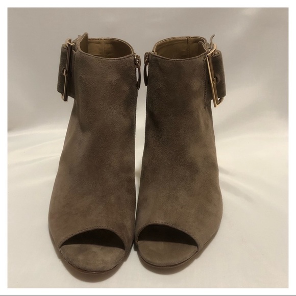 Vaneli Vero Quoio Bisa Peep Toe Booties Tan With Block Heel Size 8.5 - Picture 7 of 9